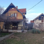 Kuća za 35.000 evra, a uz pomoć države majke može da izađe i manje: Škola i vrtić na 10 minuta, plac čak 24 ara
