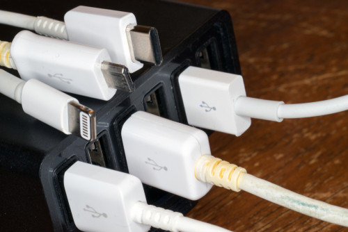 NOVA PRAVILA Stupaju na snagu velike promene u vezi sa USB punjačima