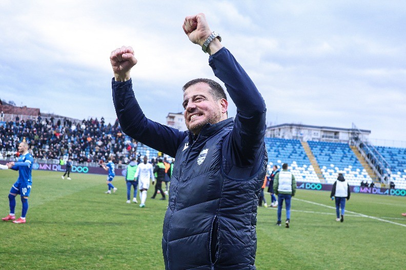 "MALO SUNČANO VREME, MALO SU BILE TEŠKE NOGE..." Lalatović u svom stilu posle još jedne velike pobede Novog Pazara |Vesti