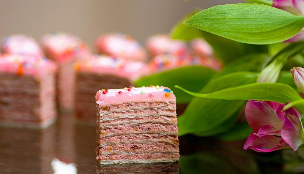 posna rozen torta