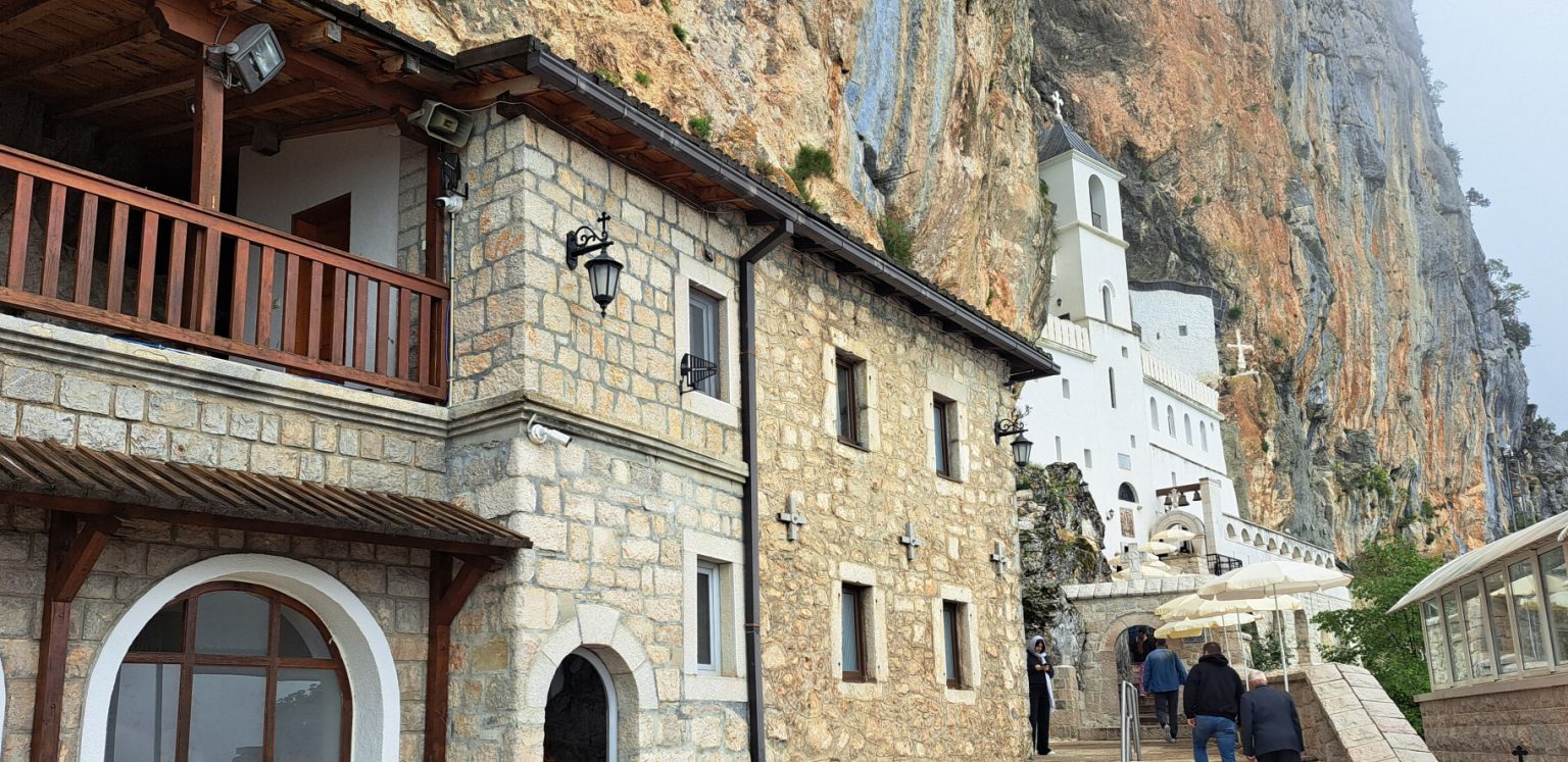 Vernici stižu u Ostrog