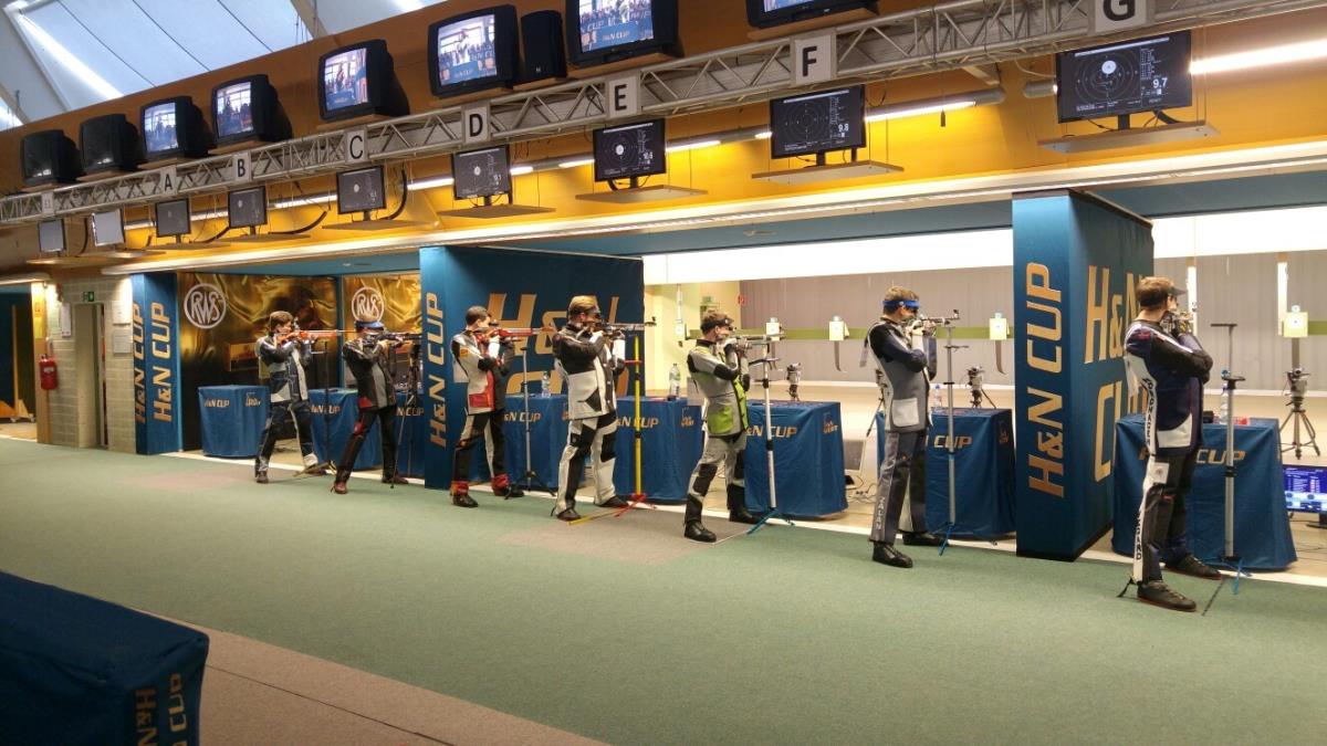 Muskarci_pistolj2.jpg