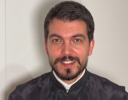 Sveštenik Aleksandar objavio najkraću molitvu za decu pred spavanje