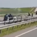 "AUTOMOBILI SU PREPOLOVILI NA POLA, A ZAGLAVLJENIMA NIJE BILO SPASA" Najnoviji detalji tragedije u kojoj je poginulo troje ljudi