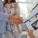 BESPLATNA VANTELESNA OPLODNJA DO 45 GODINE Proširen spisak klinika za VTO o trošku države