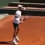 ĐOKOVIĆ SAV U ZAVOJIMA Navijače mole Novaka da ne uradi jednu stvar (VIDEO)