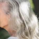 Evo starinskih recepata za zdravu i sjajnu kosu: Naše bake su stavljale hleb na masnu kosu i još nešto iz kuhinje