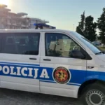 HAOS U KOTORU Mladić tukao dvojicu policajaca