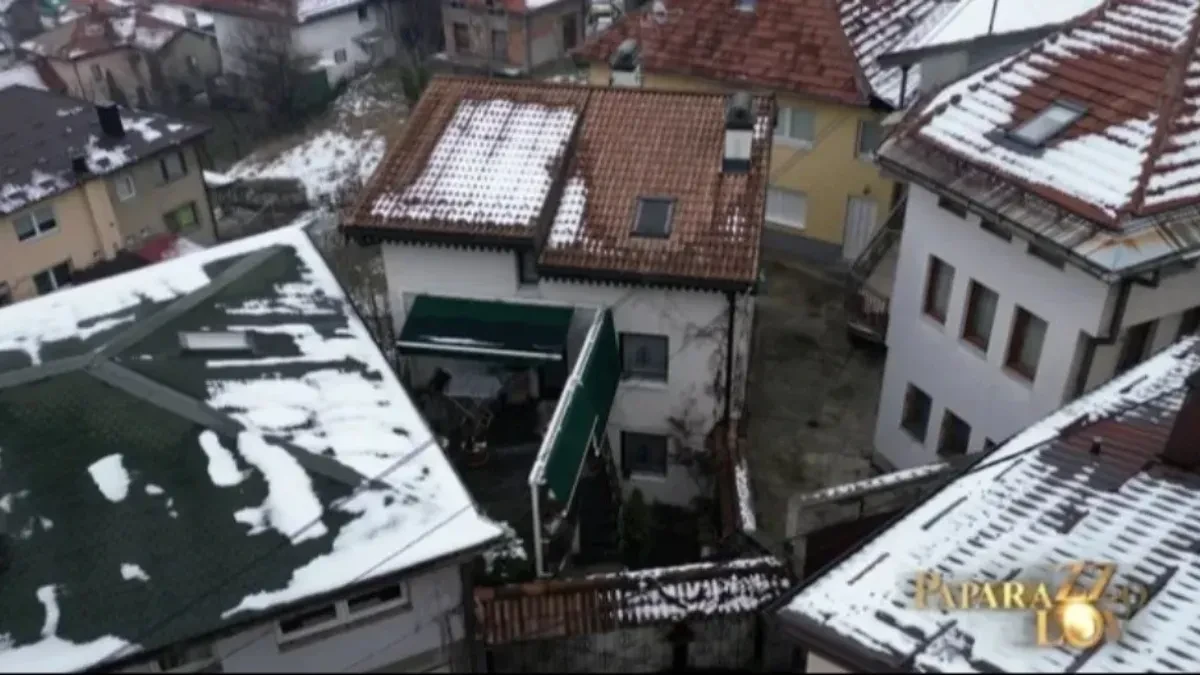 IMA MILIONE, A ŽIVI U SKROMNOJ KUĆI! Niko ne veruje da je ovo dom jednog od najpoznatijih pevača sa naših prostora!