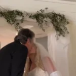 Izgleda kao avion u 79. godini: Nije ni čudo što se ponovo udala, i to za mlađeg mladoženju