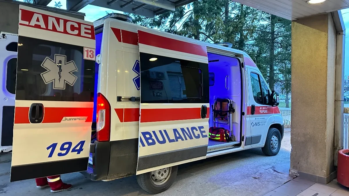 KAMION NALETEO NA AUTOBUSKO STAJALIŠTE U Kaluđerici ima i povređenih