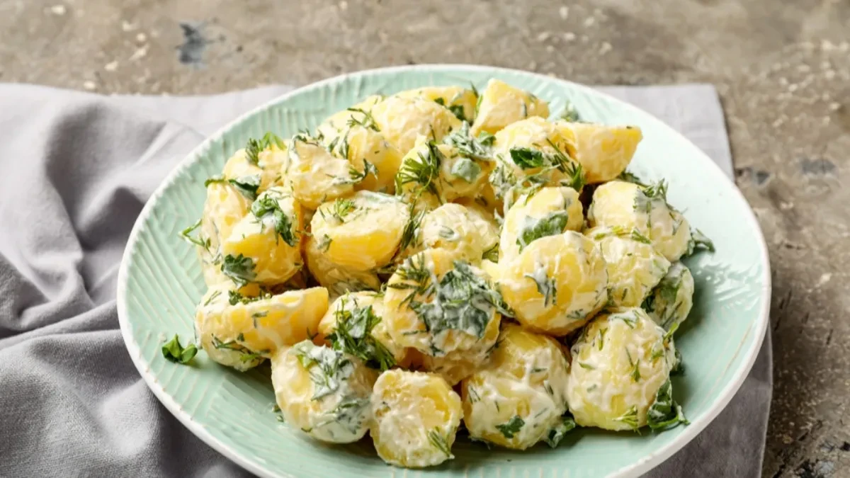 KROMPIR SALATA NA MEDITERANSKI NAČIN: Lagana i osvežavajuća promena