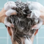 Kažu da se kosa ne pere tokom menstruacije: Evo da li je istina - rešavamo dilemu!