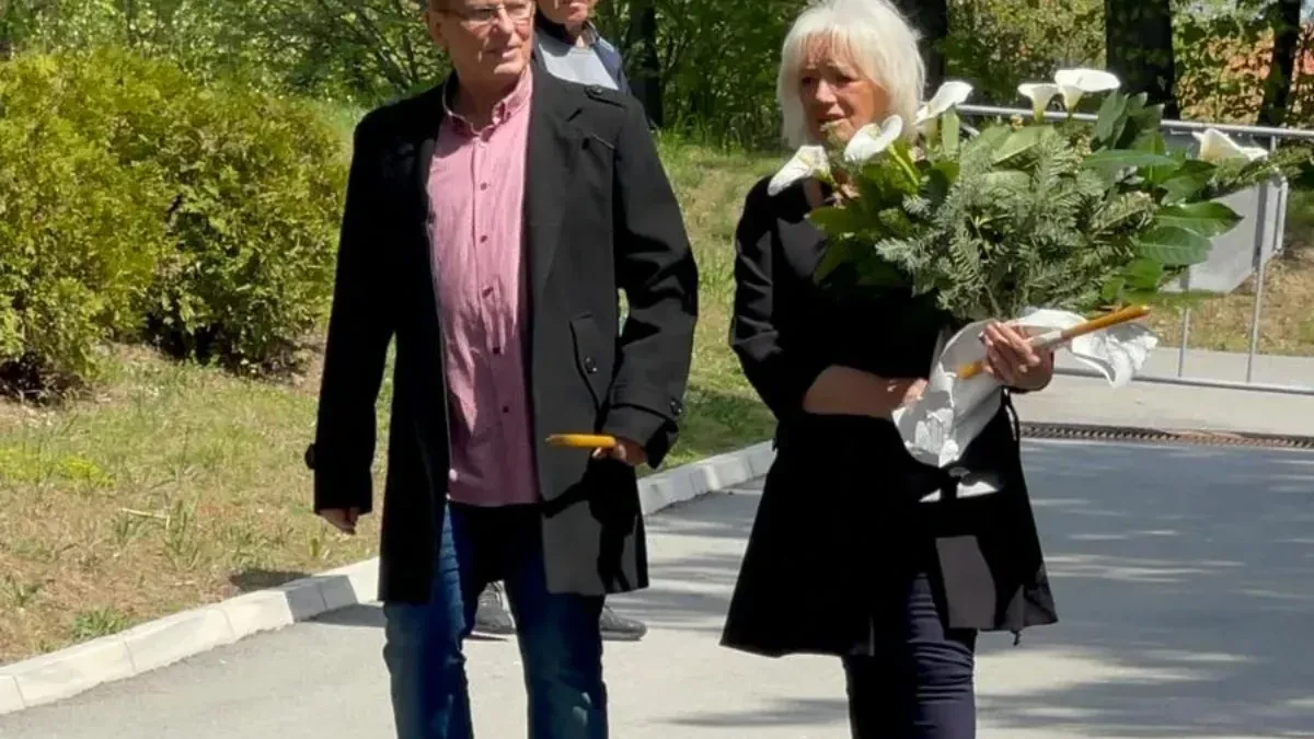 "MI PEVAMO, OČEVI NAM U KAPELAMA" Šokantna ispovest pevačice