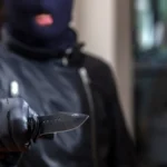 Naoružan nožem opljačkao prodavnicu na Paliluli: Radnica ga gađala flašama, ovo su detalji drame