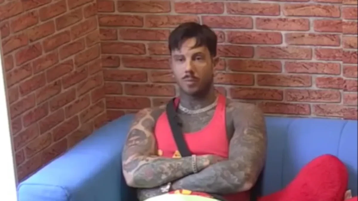 ODLUČILA DA ZADRŽI DETE FILIPA ĐUKIĆA Rijaliti učesnica otkrila prve simptome!