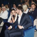 OVO JE DEVOJKA KANA DŽINOVIĆA Majka mu okrenula leđa, a on sreću pronašao pored nje!