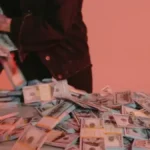 OVO JE ZA ONE KOJI NOVAC DRŽE KOD KUĆE: Ekonomista upozorava na najgori scenario