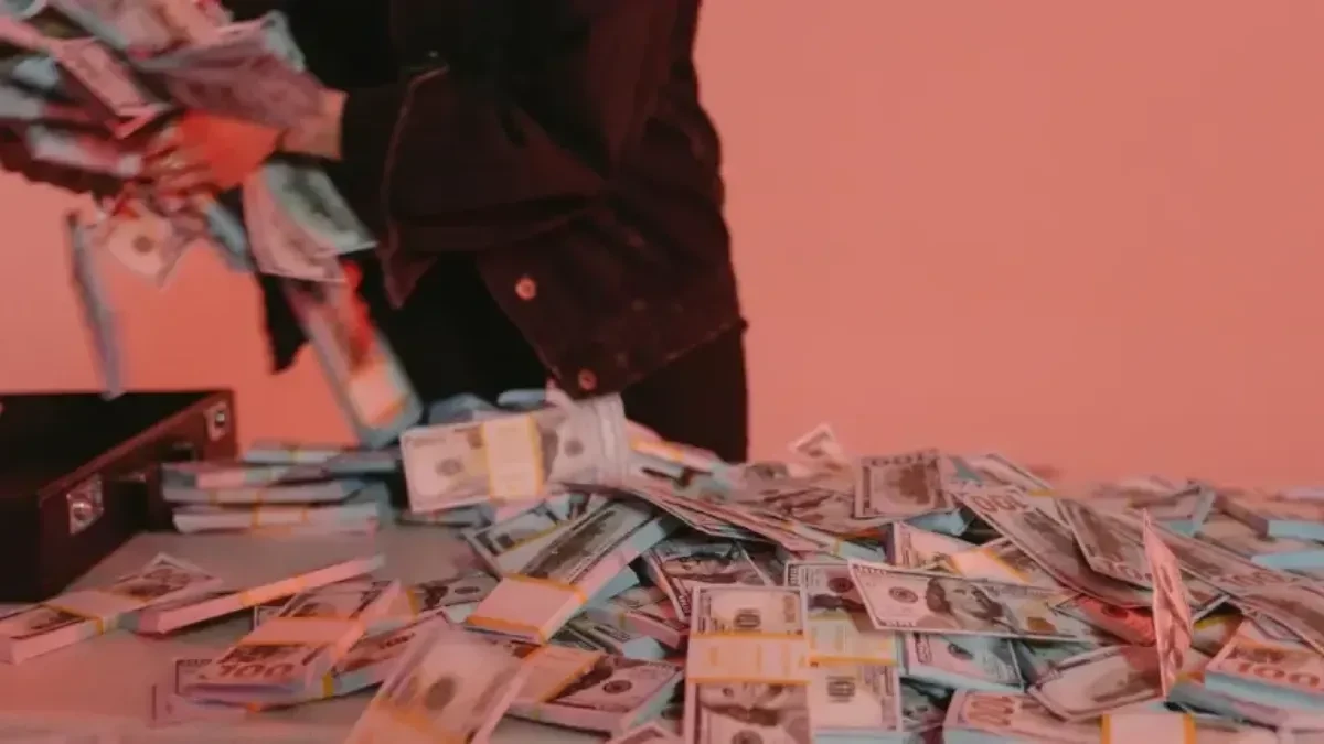 OVO JE ZA ONE KOJI NOVAC DRŽE KOD KUĆE: Ekonomista upozorava na najgori scenario