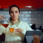 Ovaj čaj štiti od osteoporoze: Skida masne naslage i smanjuje holesterol