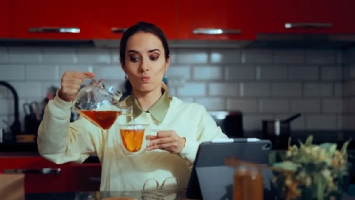 Ovaj čaj štiti od osteoporoze: Skida masne naslage i smanjuje holesterol