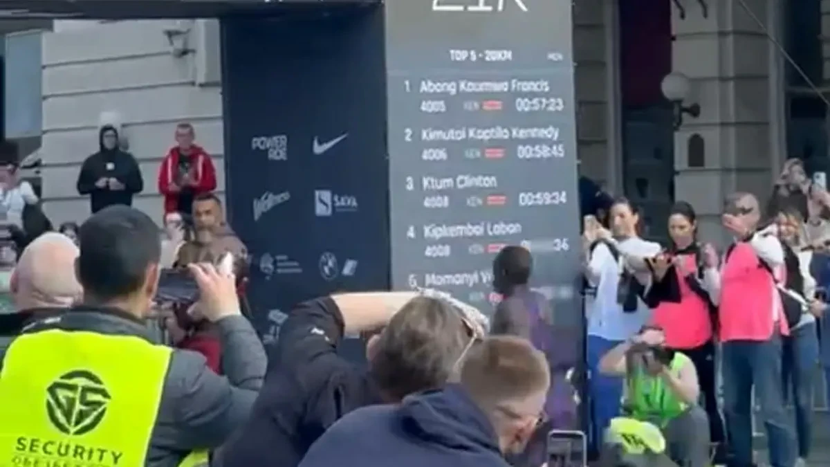 SJAJNO Pao rekored polumaratonske trke (VIDEO)