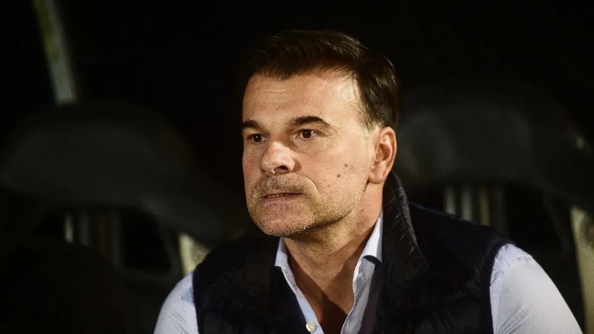 STANOJEVIĆ ZAUSTAVIO CRNO-BELE Raduju se i na