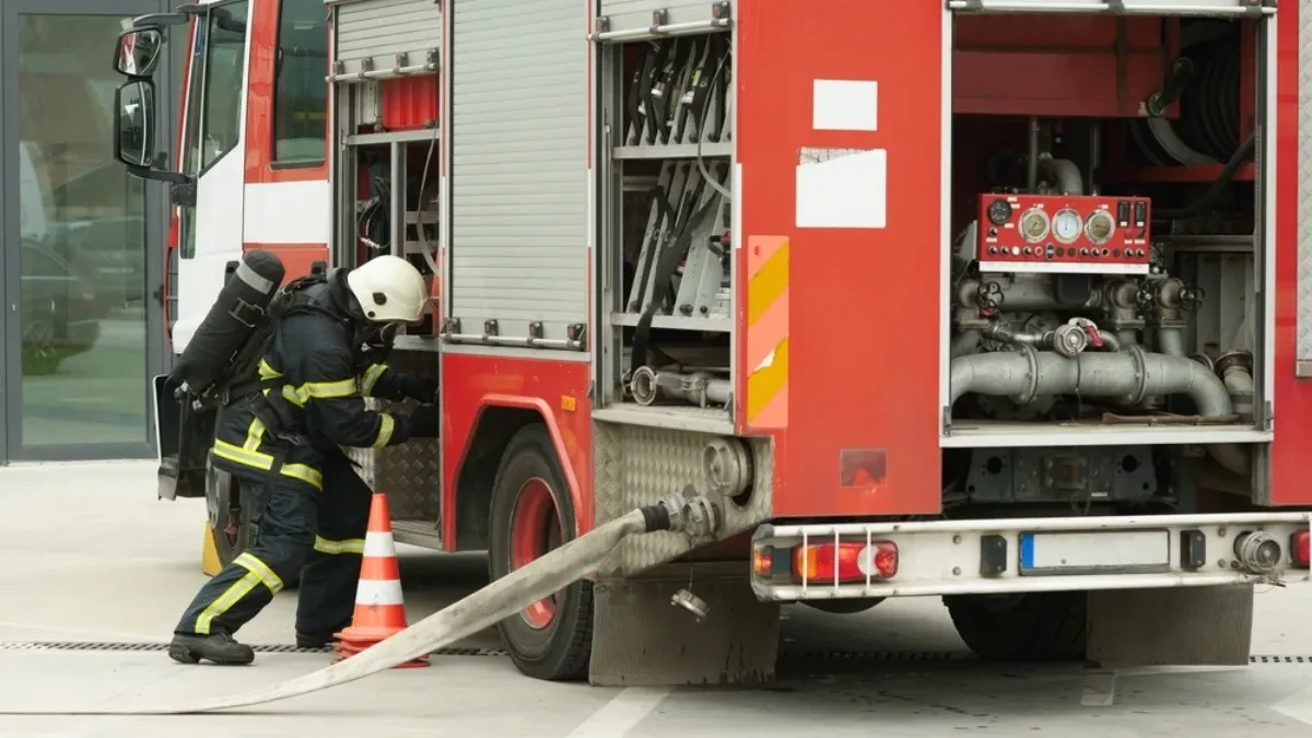 STRAVIČNE POSLEDICE POŽARA U PODGORICI Poznato šta je tačno gorelo, vatrena stihija stavljena pod kontrolu