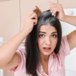 Sedu kosu sakrijem bez farbanja: Ova mešavina mi vrati prirodnu boju i jača koren