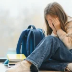 TINEJDŽERKA (16) PRETUKLA DEVOJČICU (14) Snimak užasa objavila na društvenoj mreži