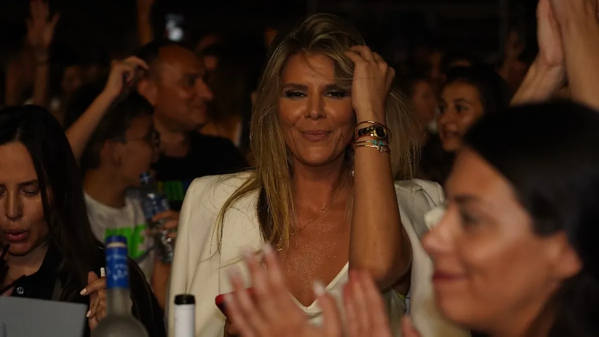 UDALA SE U VENČANICI OD 8.000 EVRA! Melina autfit upotpunila papreno skupim detaljima!