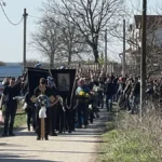 UMRO JE U 49. GODINI Pevač sahranio kuma pre mesec dana, a sad ga pogodila još jedna tragedija