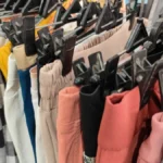 80-ih su ih svi nosili, pa onda zaboravili: Vraćaju se omiljene pantalone, ističu noge, kroj kao saliven