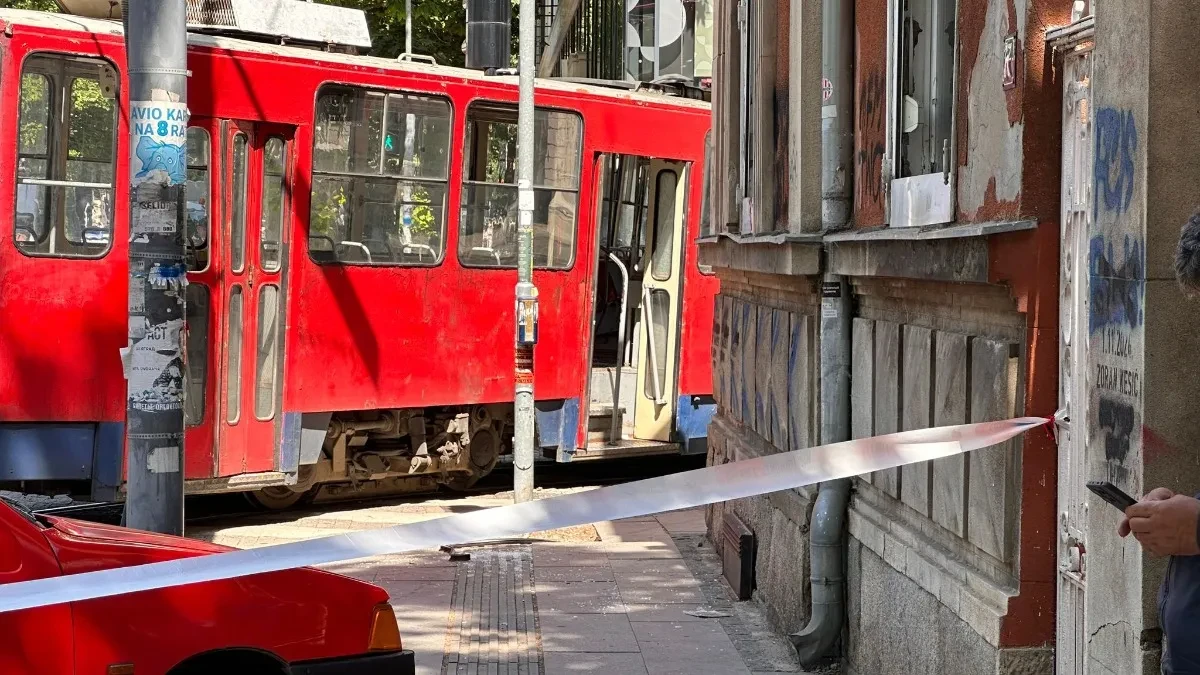 Broj povređenih skočio na 21: Poznato stanje putnika nakon iskakanja tramvaja na Dorćolu!
