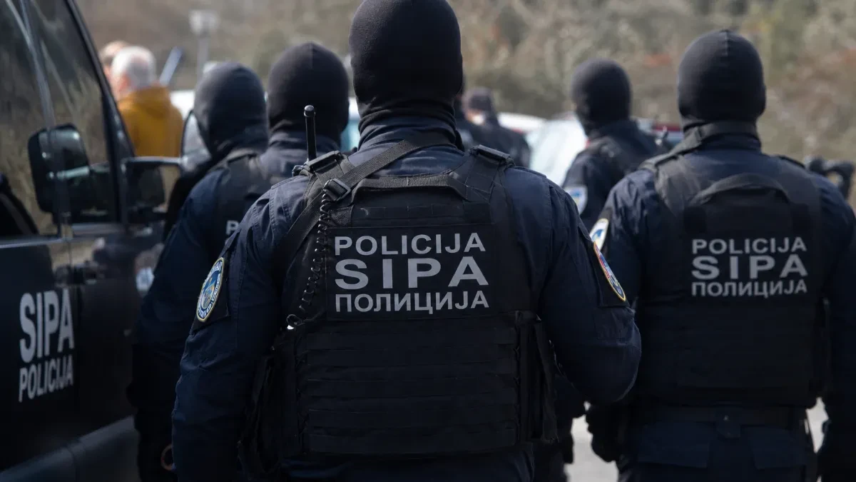 “Čujem glasove u glavi, moram da ubijem ljude!” Horor u Sarajevu, specijalci hitno reagovali