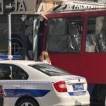 Dete (2) povređeno u nesreći na Dorćolu: Tramvaj se zabio u zgradu, ljudi u panici iskakali kroz prozore!