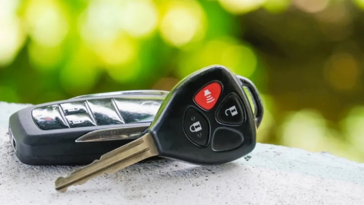 Dragoceni trik koji svaki vozač mora da zna: Ako se isprazni baterija u ključu automobila, možete da ga pokrenete samo na ovaj način