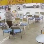 Jeziv sudar devojke na trotinetu i skutera: Objavljen uznemirujući snimak iz Novog Pazara, evo šta se dogodilo (VIDEO)