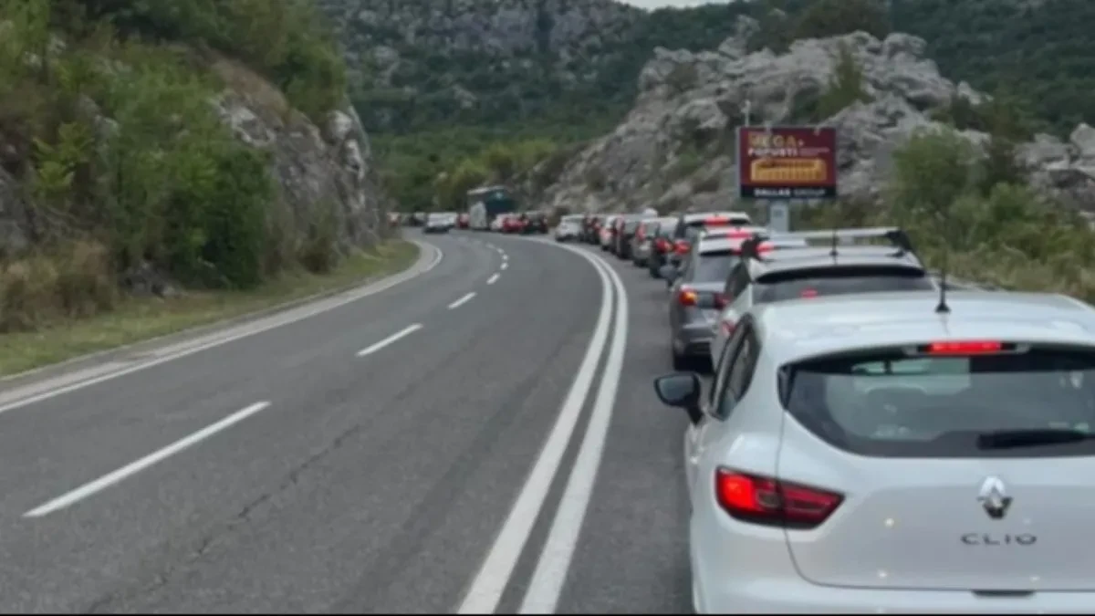 Kod čuvene srpske planine kolona duga 20 metara: Ima li kraja gužvi?! (VIDEO)