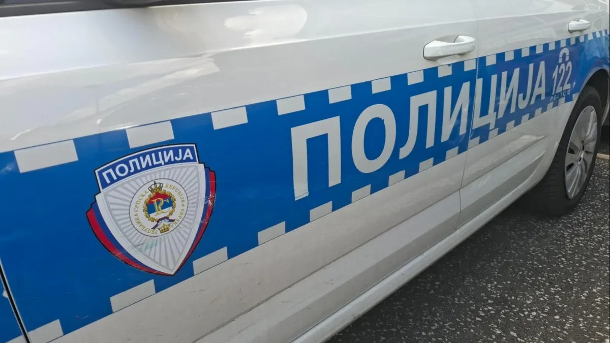 Komšinicu gađali kamenjem, policajca ugrizao tokom hapšenja
