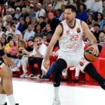 Micić deo haosa u Izraelu - Hapoel ostao sa petoricom, meč prekinut