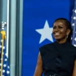 Mišel Obama vratila trend iz 2010-ih: Bivša prva dama oduševila u legendarnoj košulji, ovi detalji se ne zaboravljaju