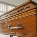 Mrtvački sanduk sa pokojnikom ispao nasred puta! Bizarna scena na magistrali kod Priboja - prolaznici odmah reagovali