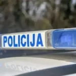 Muškarac napao policajca sekirom: Nasilnik napravio haos na ulici, ovo su detalji užasa