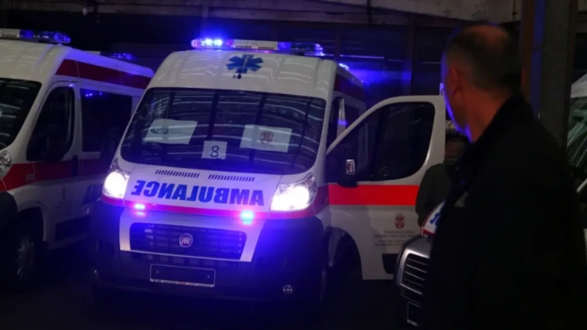 Muškarac teško povređen u sudaru automobila i autobusa! Hitna pomoć imala 101 intevenciju