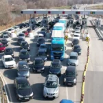 Na naplatnoj rampi se čeka kao na granici! Kilometarske kolone na auto-putu