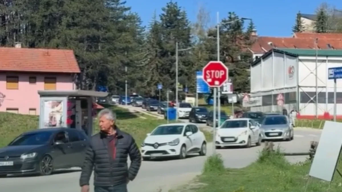 Opšti haos na putevima: Formiraju se kilometarske kolone, ovo su