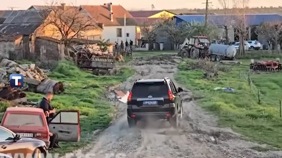 Oteo auto, pucao na policiju i bežao po auto - putu: Evo šta se dešava sa beguncem koji je uhapšen u Mošorinu