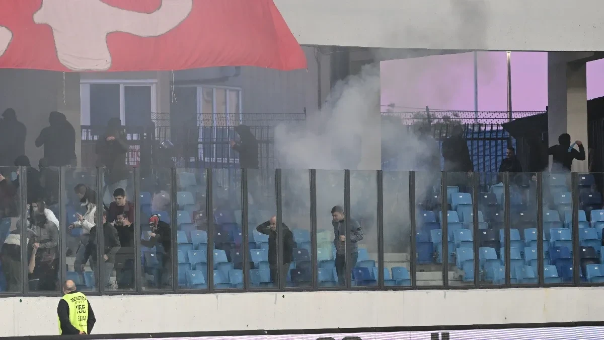 Pojavio se snimak haosa ispred stadiona u Loznici: Pogledajte sukob