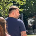Poznati sportista došao da se pokloni velikoj svetinji (FOTO)